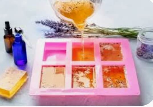 Jabones varios de Avena con Miel. Aloe vera y Aceite de Árbol de Te.